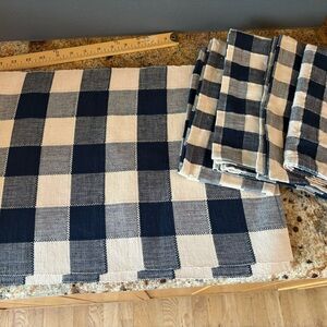Eddie Bauer NWT set of 4 navy cream buffalo check placemats and napkins